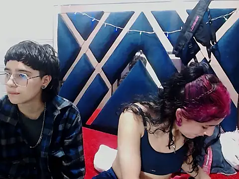 katalinathxandbritney1 online show from January 12, 2026, 12:28 am