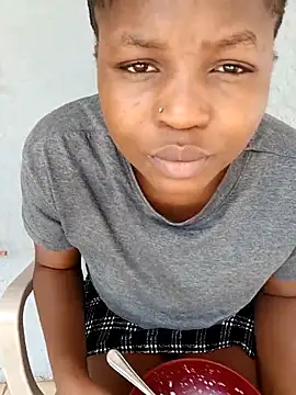 Snapshot of SweetHoney21_ chatting on February 22, 2026, 8:39 am SweetHoney21 online show from February 22, 2026, 8:39 am