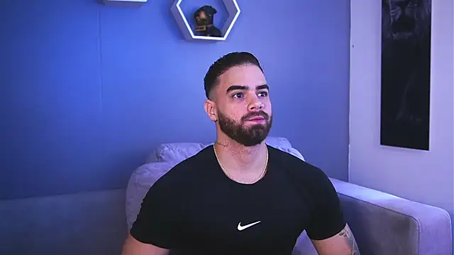 Snapshot of Paul_Phoenix chatting on October 22, 2025, 6:18 pm Paul Phoenix online show from October 22, 2025, 6:18 pm