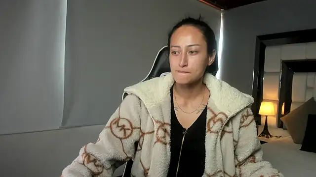 Adhara7 online show from December 5, 2025, 7:55 pm