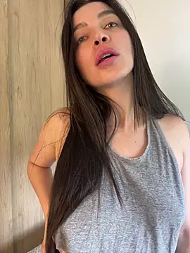 karinasantos  online show from May 6, 2026, 3:16 pm