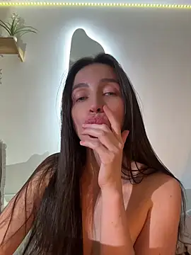 karinasantos  online show from July 15, 2026, 2:40 am