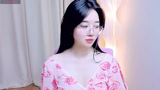 Miu-999 online show from April 24, 2026, 6:59 am
