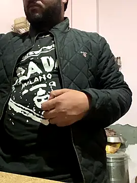 amitsharma7868 online show from December 14, 2025, 2:22 pm