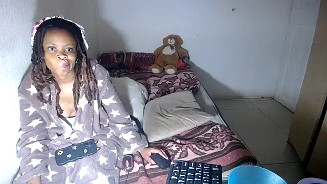 EbonyEssence online show from April 15, 2026, 7:58 pm