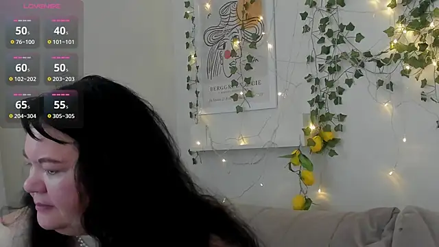 sandra jackson online show from November 28, 2025, 2:45 am