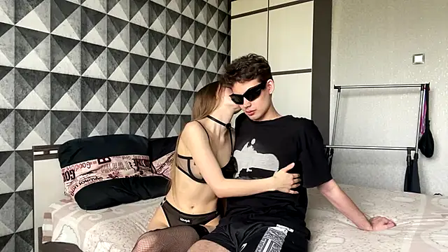 merycouple online show from March 11, 2026, 3:22 am