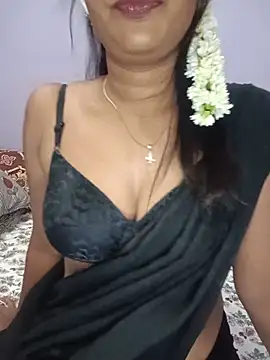 Snapshot of Tamil_kavinila chatting on May 15, 2026, 7:28 am Tamil kavinila online show from May 15, 2026, 7:28 am