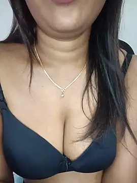 Snapshot of Tamil_kavinila chatting on August 4, 2026, 10:20 am Tamil kavinila online show from August 4, 2026, 10:20 am