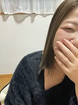 Snapshot of h415a812 chatting on November 9, 2025, 6:12 pm h415a812 online show from November 9, 2025, 6:12 pm