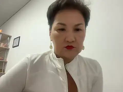 Snapshot of LadyAlover chatting on April 8, 2026, 11:44 am LadyAlover online show from April 8, 2026, 11:44 am