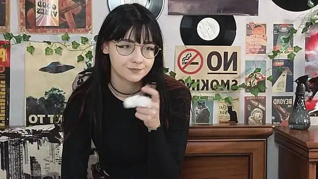 BereniceBattersby online show from November 6, 2025, 9:24 am