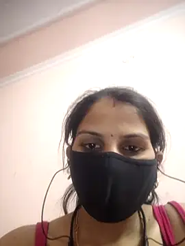 poojam93 online show from May 5, 2026, 4:32 pm