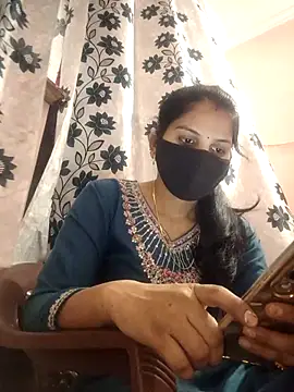 poojam93 online show from May 6, 2026, 10:08 am