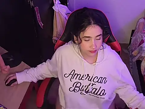 ChloeSnoww online show from October 2, 2025, 3:32 am