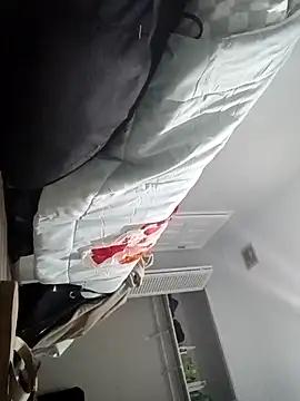 Snapshot of sarahkat86 chatting on February 28, 2026, 11:15 pm sarahkat86 online show from February 28, 2026, 11:15 pm