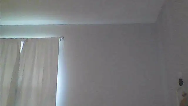 sarahkat86 online show from May 1, 2026, 9:31 pm