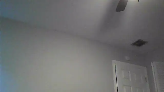 sarahkat86 online show from April 25, 2026, 9:23 pm