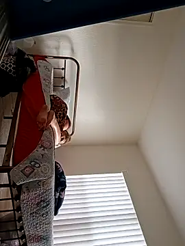 Snapshot of sarahkat86 chatting on February 22, 2026, 1:24 pm sarahkat86 online show from February 22, 2026, 1:24 pm