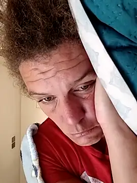 Snapshot of sarahkat86 chatting on February 24, 2026, 12:28 pm sarahkat86 online show from February 24, 2026, 12:28 pm