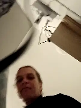 Snapshot of sarahkat86 chatting on February 6, 2026, 11:34 pm sarahkat86 online show from February 6, 2026, 11:34 pm