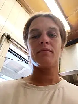 Snapshot of sarahkat86 chatting on October 14, 2025, 3:45 pm sarahkat86 online show from October 14, 2025, 3:45 pm