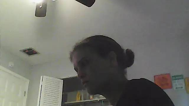 sarahkat86 online show from May 19, 2026, 9:33 pm