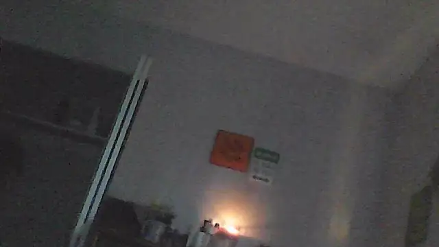 sarahkat86 online show from April 27, 2026, 11:36 pm