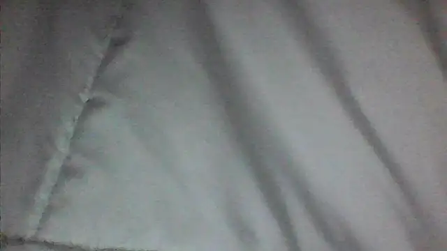 sarahkat86 online show from April 26, 2026, 9:28 am