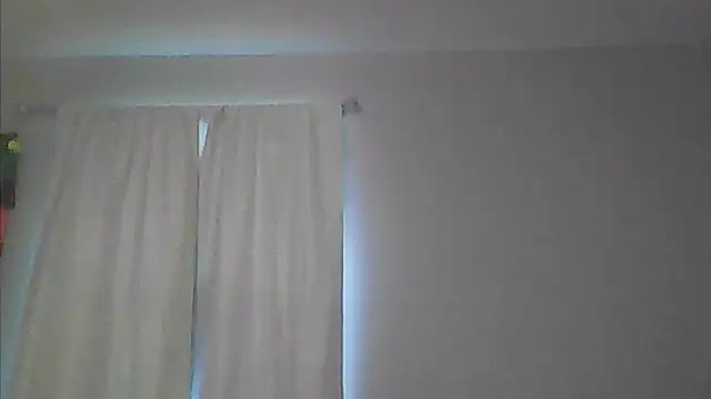 sarahkat86 online show from May 5, 2026, 11:19 pm