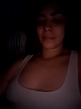 Snapshot of CristalHeart_ chatting on November 22, 2025, 3:38 am CristalHeart online show from November 22, 2025, 3:38 am