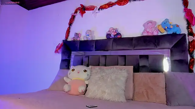 Jade rey  online show from January 11, 2026, 4:08 am