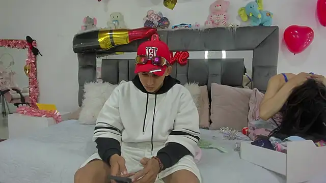 Jade rey  online show from February 12, 2026, 1:49 am