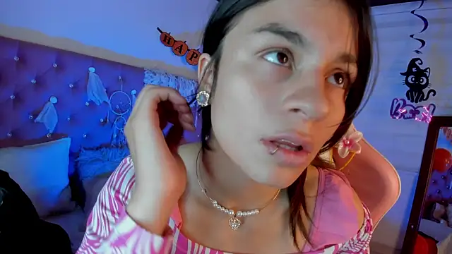 Jade rey  online show from October 17, 2025, 7:26 pm