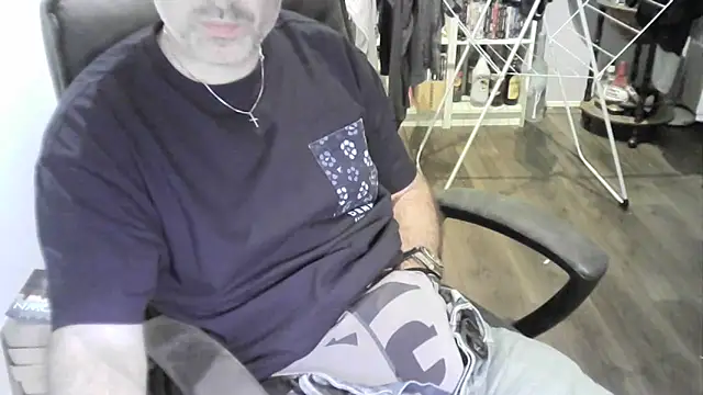Snapshot of Chrisprngr chatting on May 26, 2026, 7:01 pm Chrisprngr online show from May 26, 2026, 7:01 pm