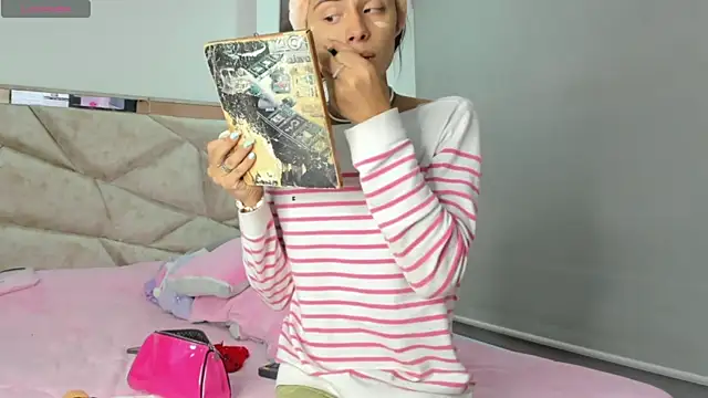 kendal hot01 online show from November 5, 2025, 11:24 am