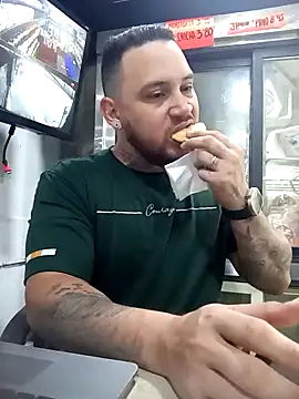 Snapshot of Catire10_ chatting on October 22, 2025, 1:32 pm Catire10 online show from October 22, 2025, 1:32 pm