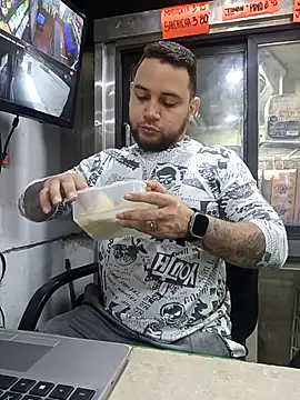 Catire10  online show from December 17, 2025, 1:38 pm