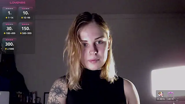 Snapshot of Alismoona chatting on December 2, 2025, 1:46 pm Alismoona online show from December 2, 2025, 1:46 pm