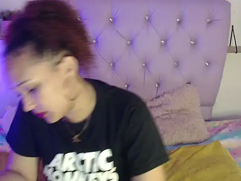 Kristal Miild online show from September 9, 2025, 2:21 am