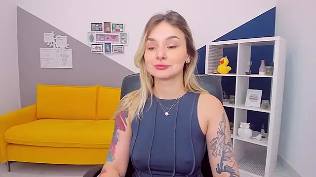 Snapshot of LilFleurish chatting on March 10, 2026, 5:33 am LilFleurish online show from March 10, 2026, 5:33 am