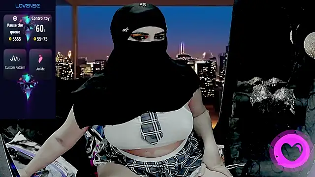 SultanaLayla online show from November 12, 2025, 8:01 pm