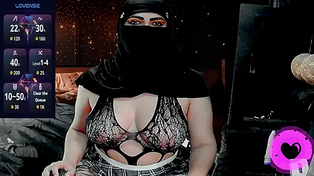 SultanaLayla online show from December 3, 2025, 7:35 pm