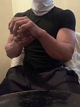 Snapshot of veilofstrength chatting on March 7, 2026, 2:11 pm veilofstrength online show from March 7, 2026, 2:11 pm