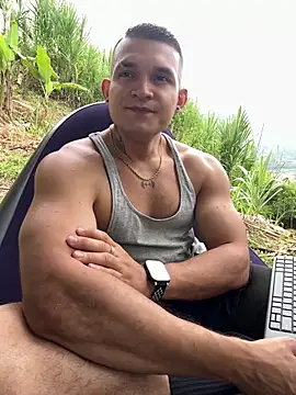 Snapshot of Marco_Vega chatting on October 10, 2025, 5:14 pm Marco Vega online show from October 10, 2025, 5:14 pm