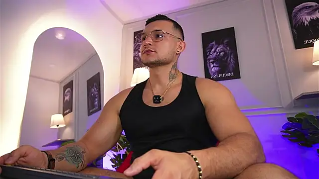 Snapshot of Marco_Vega chatting on June 11, 2026, 4:15 pm Marco Vega online show from June 11, 2026, 4:15 pm