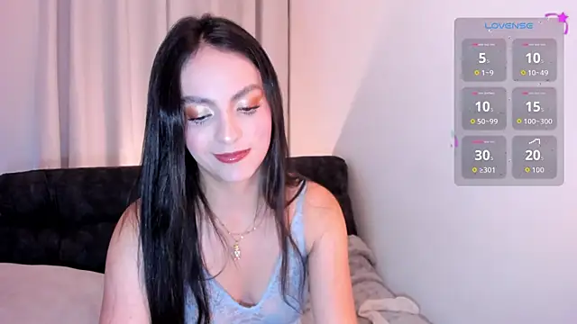 Snapshot of sarah_saenz_ chatting on April 28, 2026, 5:56 am sarah saenz online show from April 28, 2026, 5:56 am