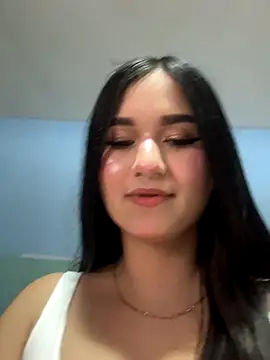 alejandrodolls online show from December 2, 2025, 6:20 pm