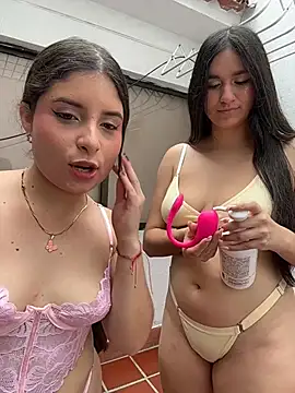 Snapshot of alejandrodolls chatting on July 30, 2026, 8:30 pm alejandrodolls online show from July 30, 2026, 8:30 pm