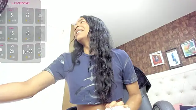 sweet  vanessa1 online show from February 23, 2026, 9:48 pm